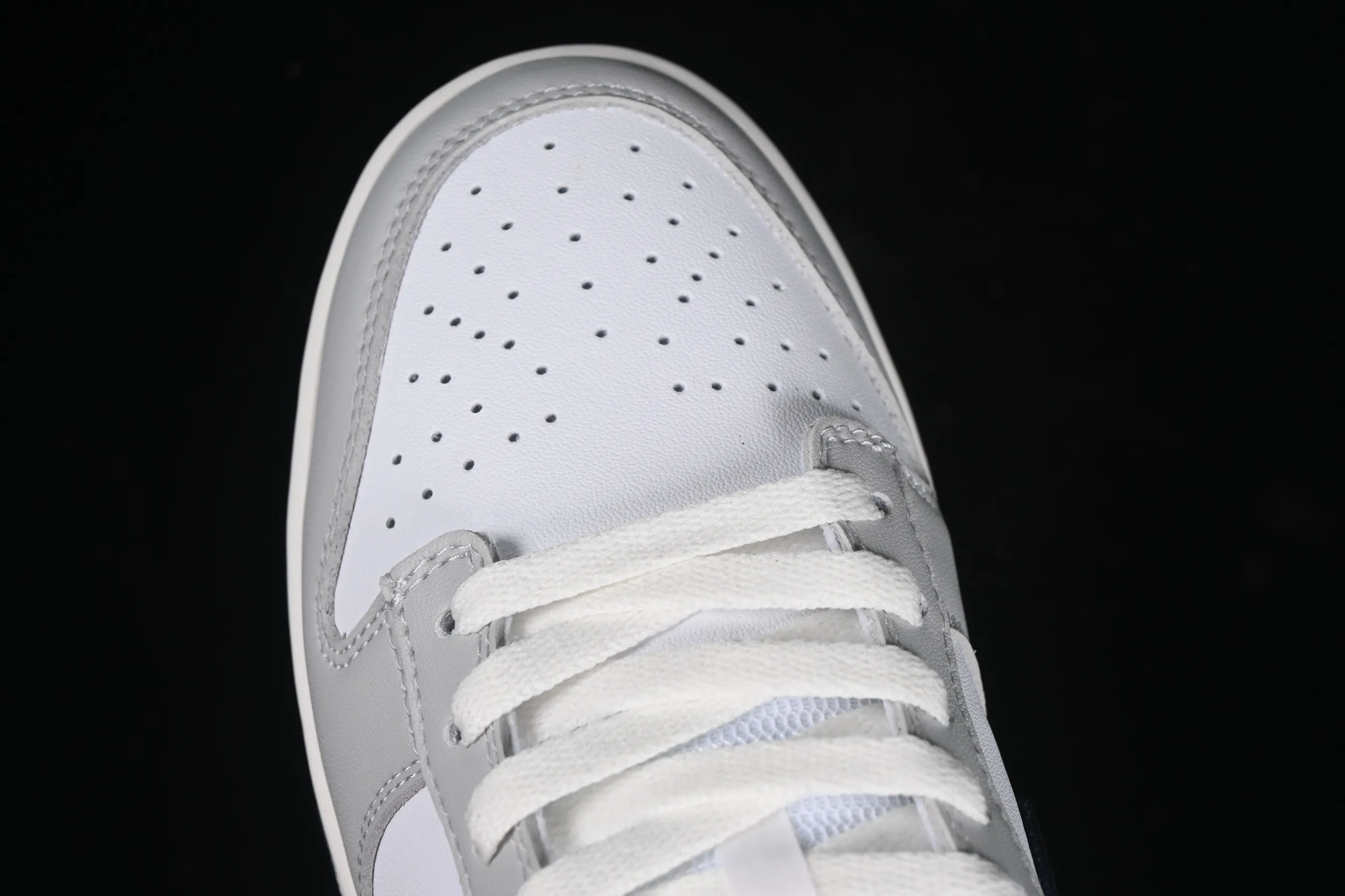 All categories Nk SB Dunk series Nk SB Dunk Low low-top sneakers Nk Dunk Low "Photon Dust" photon gray and white color SB low-top casual sneakers HF4299-001
